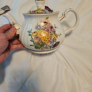 Fine china tea pot